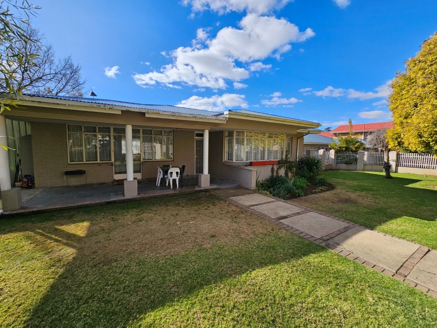 5 Bedroom Property for Sale in Eureka Free State